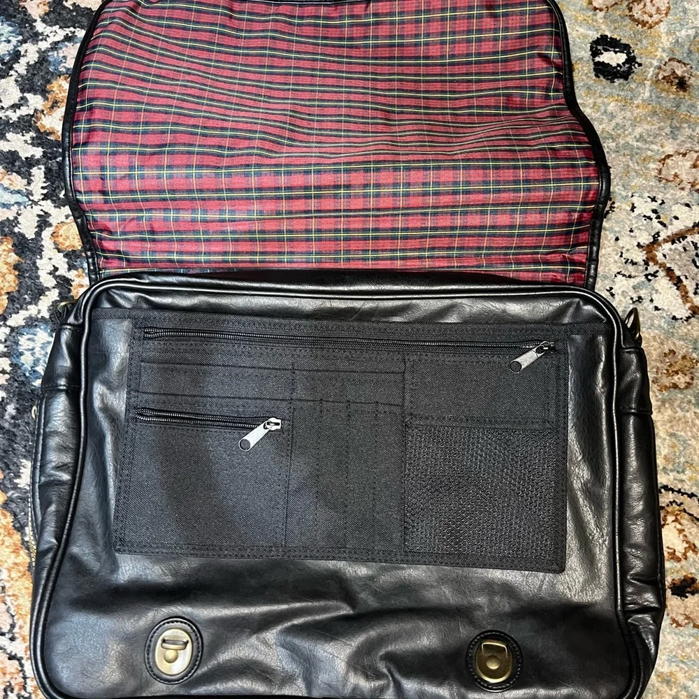 The Highland Black Leather Men's or Women’s Bag Briefcase Laptop Bag